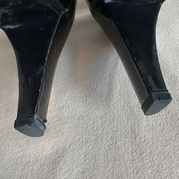 Prada Ombré Patent Leather Mary Jane Pumps - IT 39 - Picture 10 of 10